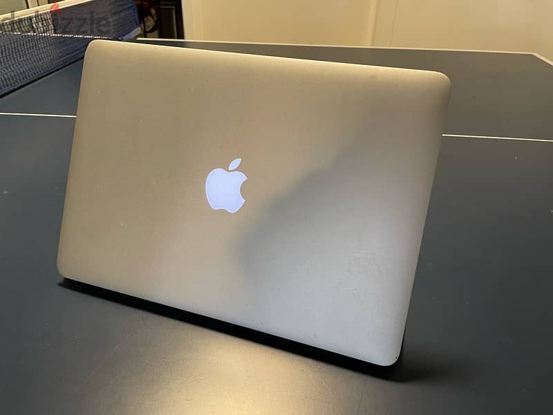 Macbook Air 2017 13 inch Great Condition 3