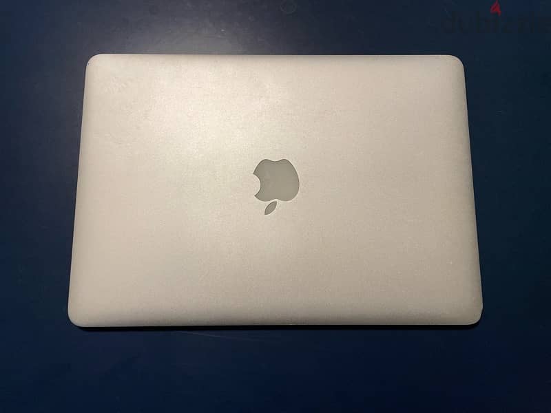 Macbook Air 2017 13 inch Great Condition 4