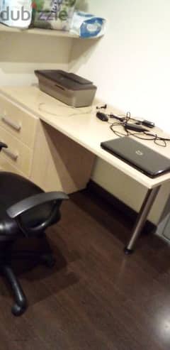 طاولة مكتب  منزلي 0