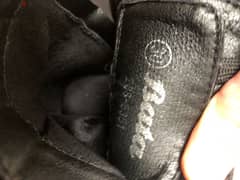 bata black boots like new