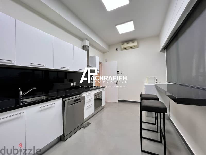 Apartment For Rent In Achrafieh - شقة للأجار في الأشرفية 8