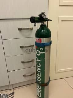 Medical Oxygen Cylinder and Regulator 0