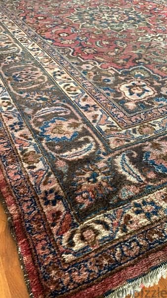 Antique persian wool rug conserved in a great condition 1