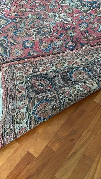 Antique persian wool rug conserved in a great condition 2
