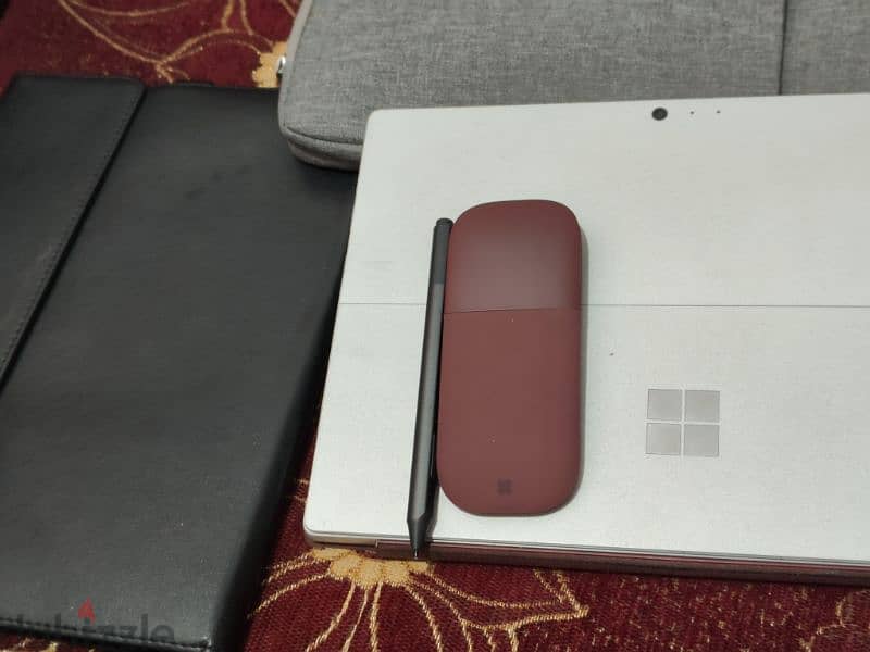 Microsoft surface pro 5 i7 plus all accessory 6