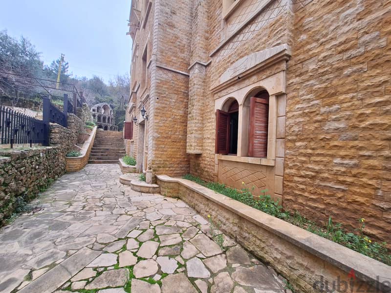 A spacious villa in Hsoun Jbeil with Land/الحصون جبيل REF#AB102048 9