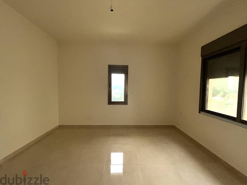 Apartment in the Heart of Ballouneh for Sale 6