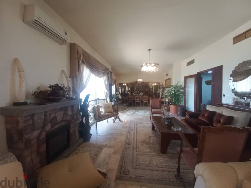 Four-bedroom Apartment in Adonis for Sale 2