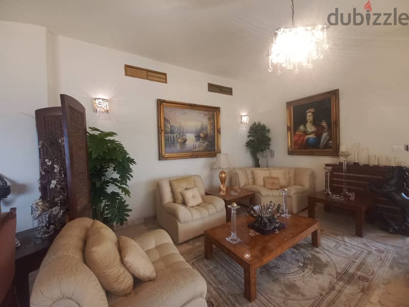 Four-bedroom Apartment in Adonis for Sale 3