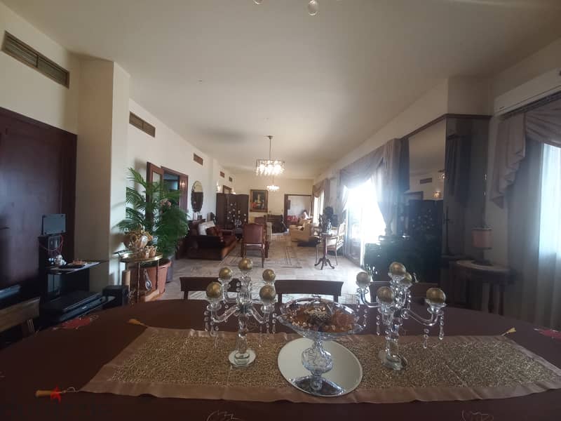 Four-bedroom Apartment in Adonis for Sale 10