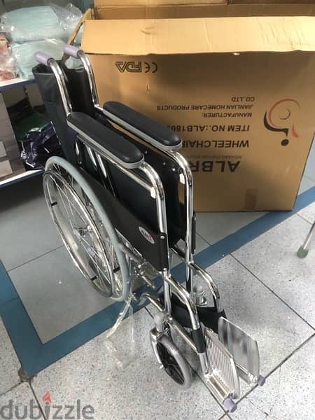 Foldable Wheelchair Chrome Plated كرسي متحرك سهلة الاستعمال ضد الصدي 1