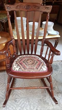 كرسي قديم هزاز مستعمل للبيع