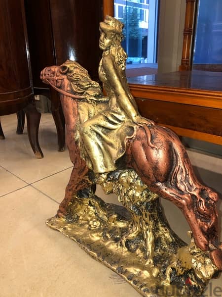 تمثال حصان 2