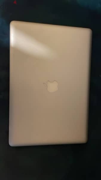 Apple MacBook 4