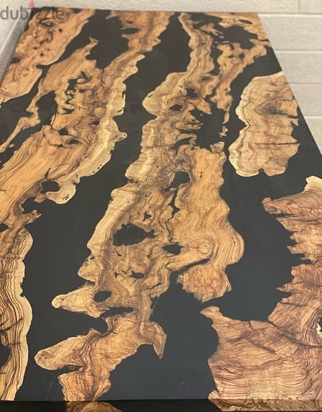 Resin dining table 0