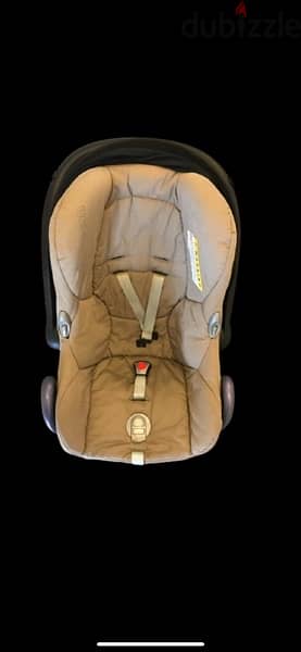 Maxi Cosi Car Seat / كرسي السيارة الخاص بالأطفال 1