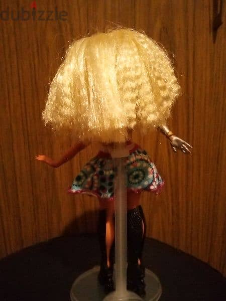 LOL REMIX ROCK SUPER SURPRISE OMG Great As new wearing RARE doll=30$ 2