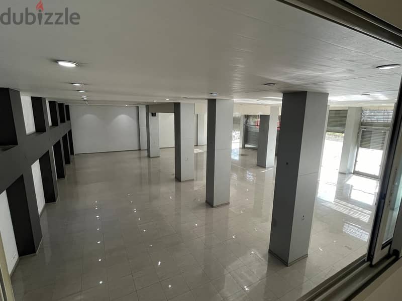 560 Sqm | Fully Renovated Showroom For Rent In Naher El Mot 3