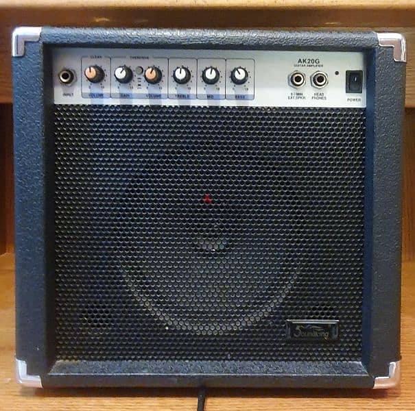 Electric guitar amplifier 0