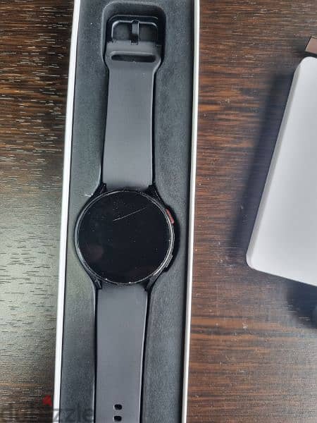 original galaxy watch 5 44mm (slightly broken screen) 2