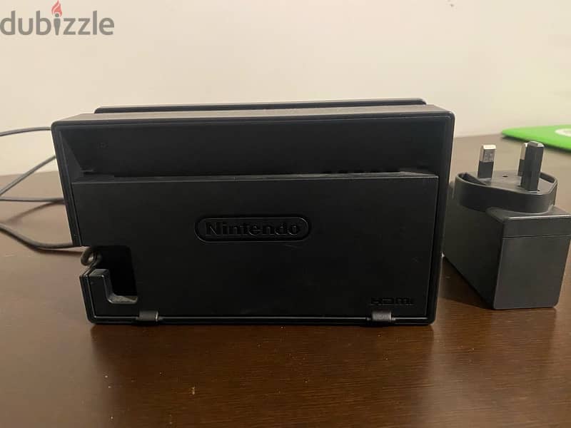 Nintendo Switch (Very good condition) 4