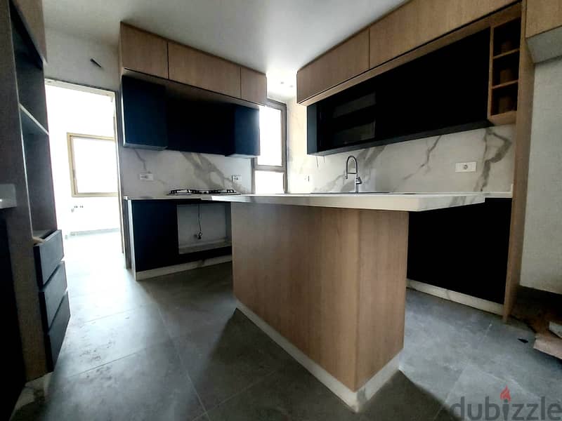 RA24-3295 Super Deluxe apartment in Ramlet el Bayda is for sale, 275m 9