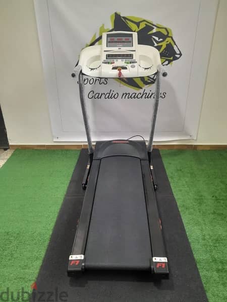 treadmill smart 2.5hp motor power , automatic incline 1