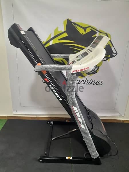 treadmill smart 2.5hp motor power , automatic incline 3
