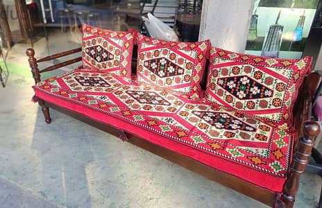 صوفا عربية مع فرش Arabic sofa