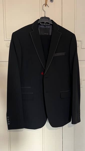 Zara suit 0