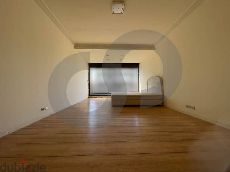 Spacious and luxurious apartment in Badaro/بدارو REF#LY102465 4