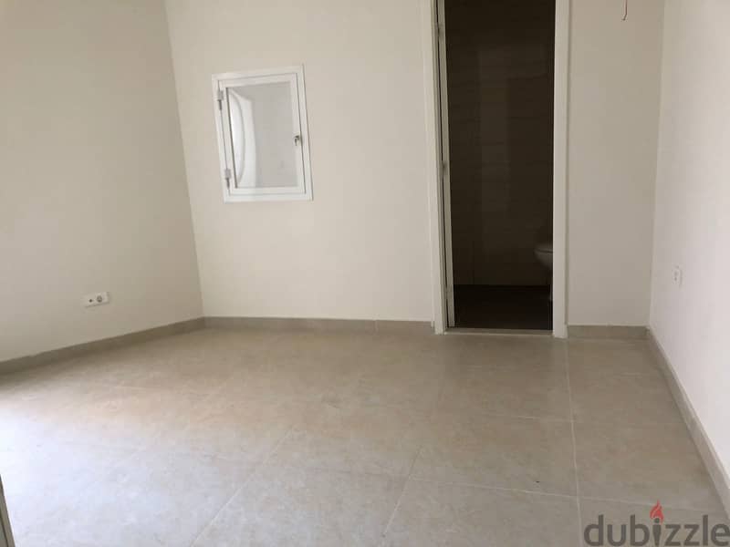 Apartment For Sale in Aoukar شقة للبيع في عوكر 6