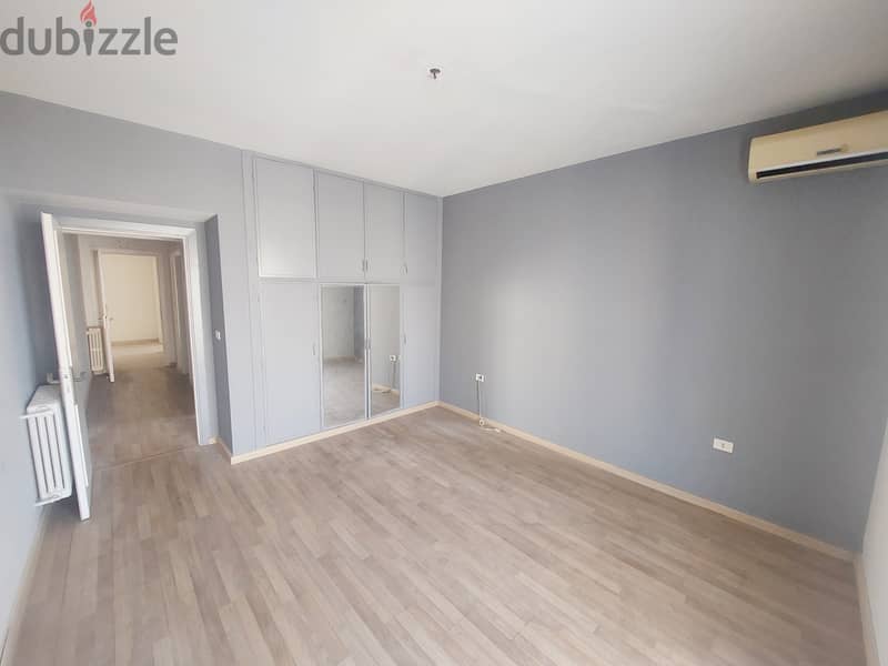 370 sqm apartment in Ramlet al Baida/الرملة البيضاء REF#AT102121 4