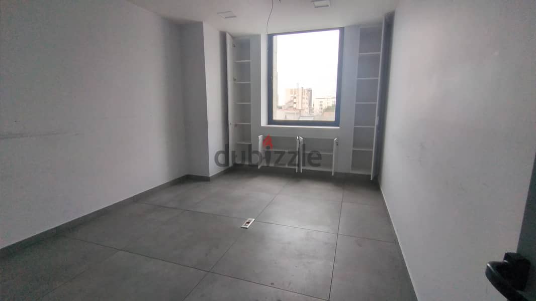 Office Space for rent in Dbayeh مكتب للايجار في ضبية 4