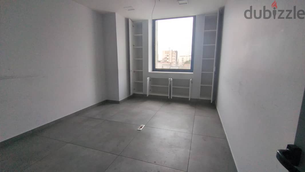 Office Space for rent in Dbayeh مكتب للايجار في ضبية 5