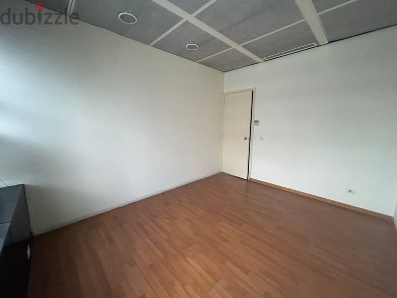 L14783-160 SQM Office for Rent in Hamra, Ras Beirut 1