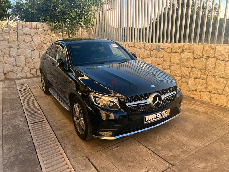 GLC 250 4matic Coupe AMG fron germany black on black full options 1