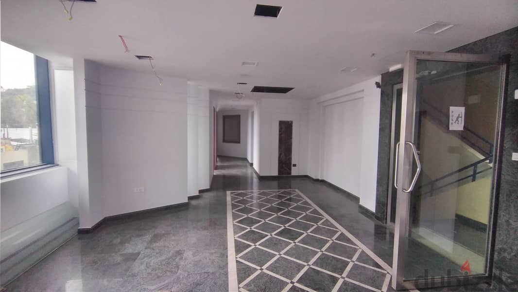 Large Office Space for rent in Dbayeh مكتب واسع للايجار في ضبية 2