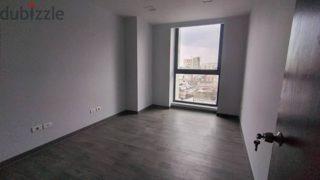 Large Office Space for rent in Dbayeh مكتب واسع للايجار في ضبية 7