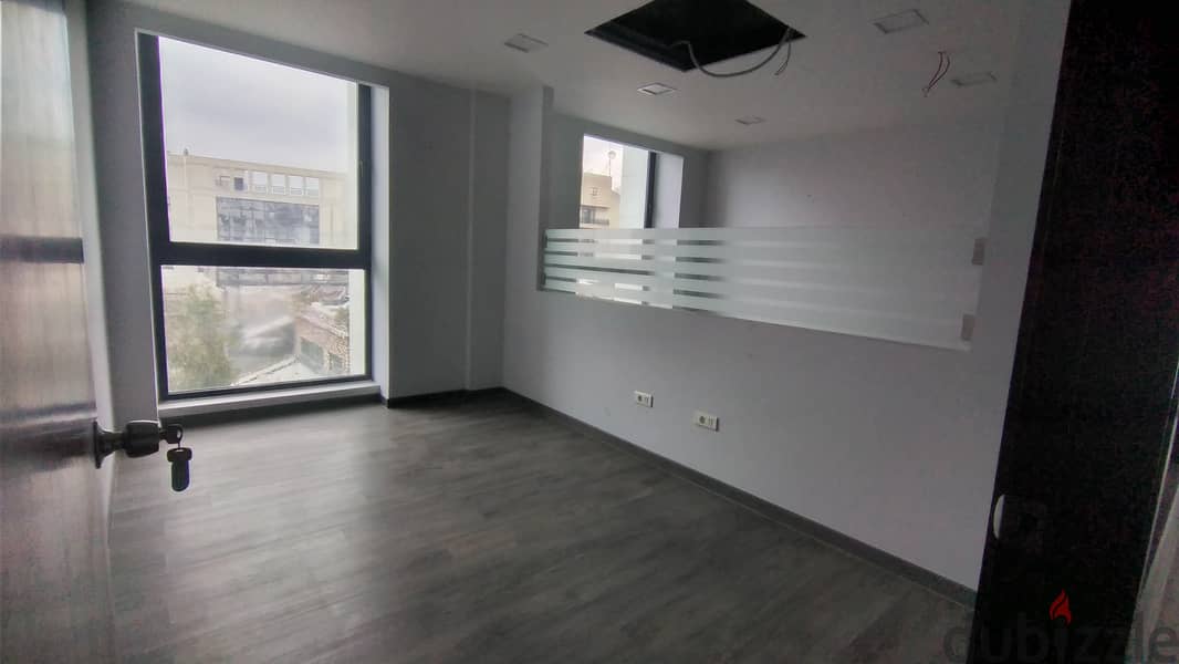 Large Office Space for rent in Dbayeh مكتب واسع للايجار في ضبية 8