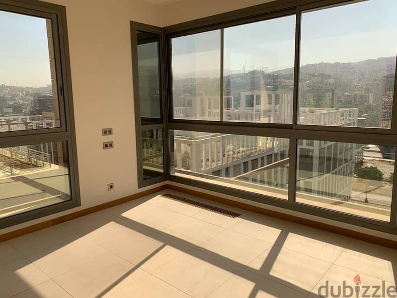 Apartment for sale in Waterfront/ Terrace/ Decorated 5