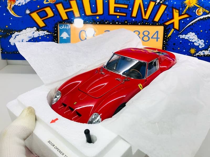 1/18 diecast 1st Edition Ferrari 250 GTO by Kyosho New in box 7