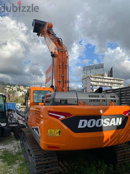 Doosan DX300LCA Excavator 3