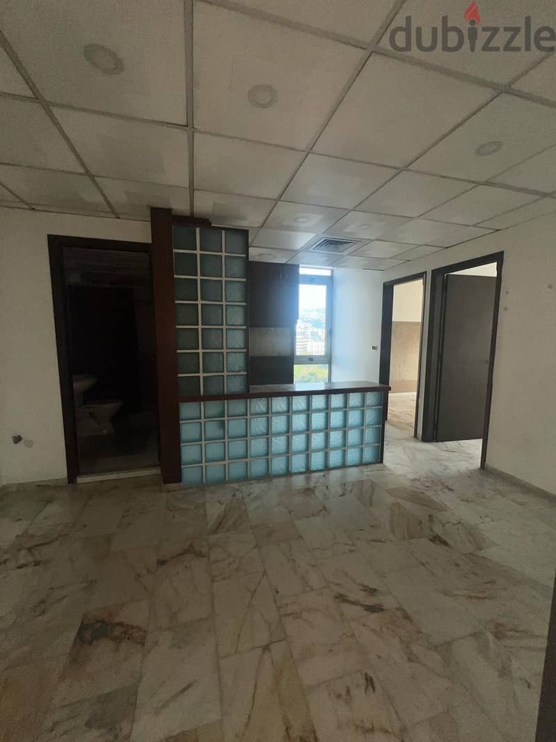 adlieh office 80 sqm for rent prime location Ref#6060 2