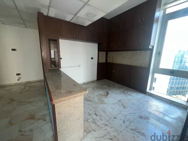 adlieh office 80 sqm for rent prime location Ref#6060 4
