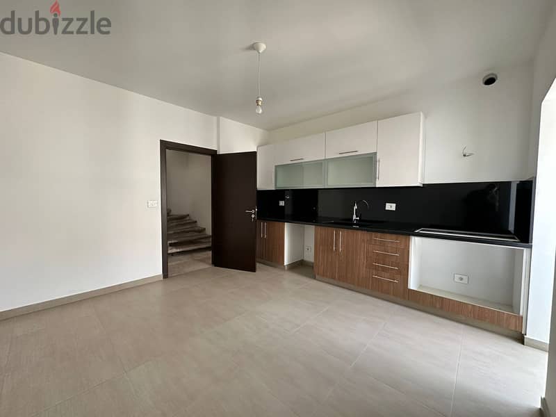 Beautiful 300 m² duplex for sale in (Monteverde) 4