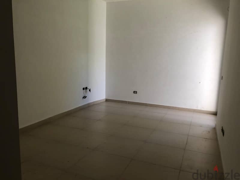 Apartment For in Sale in Aoukar شقة للبيع في عوكر 5