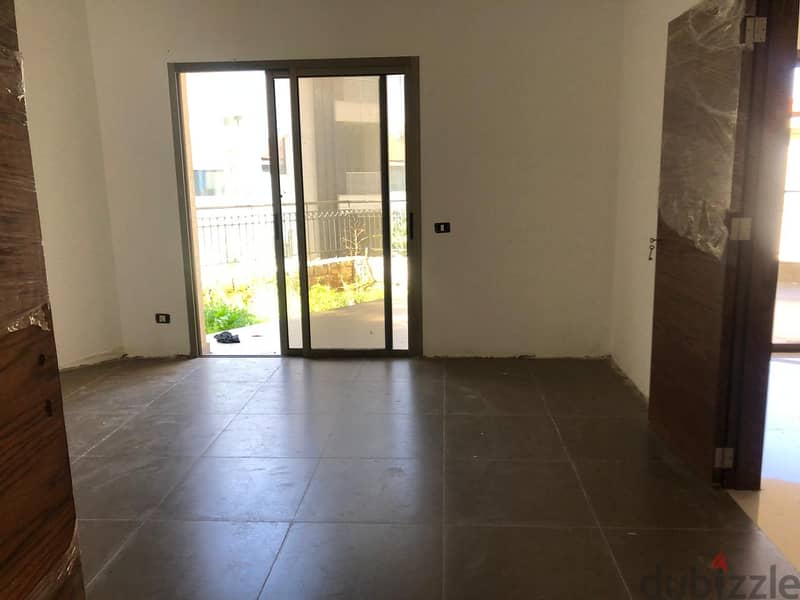 Apartment For in Sale in Aoukar شقة للبيع في عوكر 10