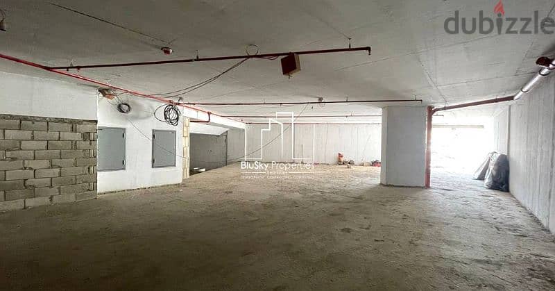 Showroom 340m² For SALE In Achrafieh #JF 4