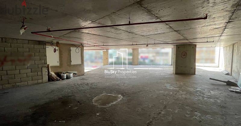 Showroom 452m² For RENT In Achrafieh #JF 5